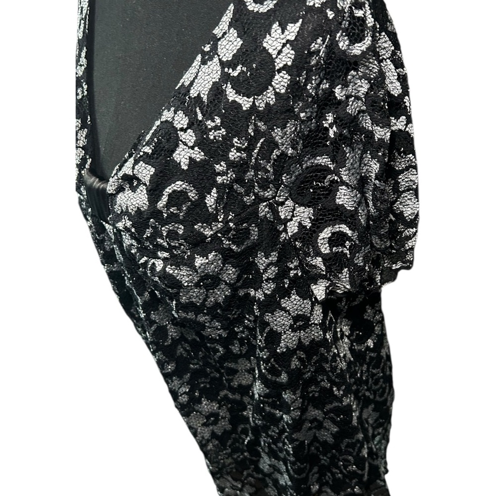 Avenue Black and White Floral Lace Blouse Size 22/24 - Picture 2 of 5